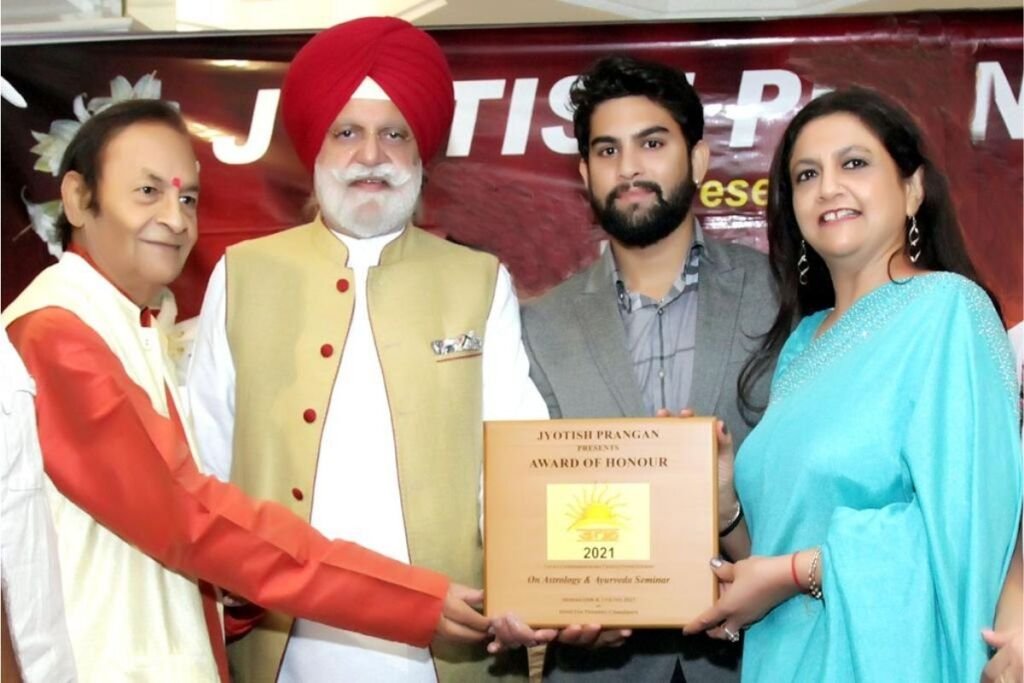 Parduman Suri was awarded the ‘Youth Icon Star 2021 – Jyotish Urja’ award by Jyotish Prangan in Chandigarh