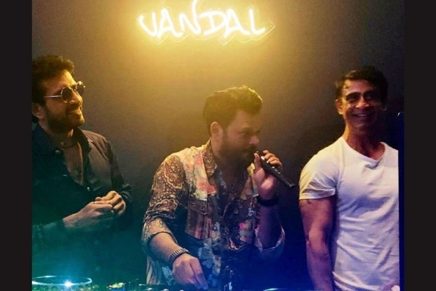 Six Top DJs of the country perform at Vandal Bar lounge, Meluha The Fern Powai, Mumbai