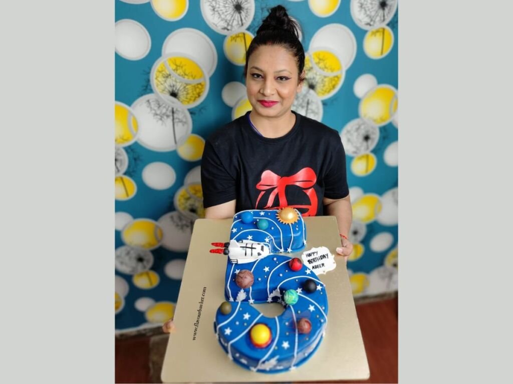 FlavourBasket introduces delectably fresh eggless customized cakes