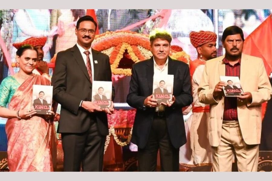 Masala King Dr. Dhananjay Datar releases a special autobiography on his life and struggle