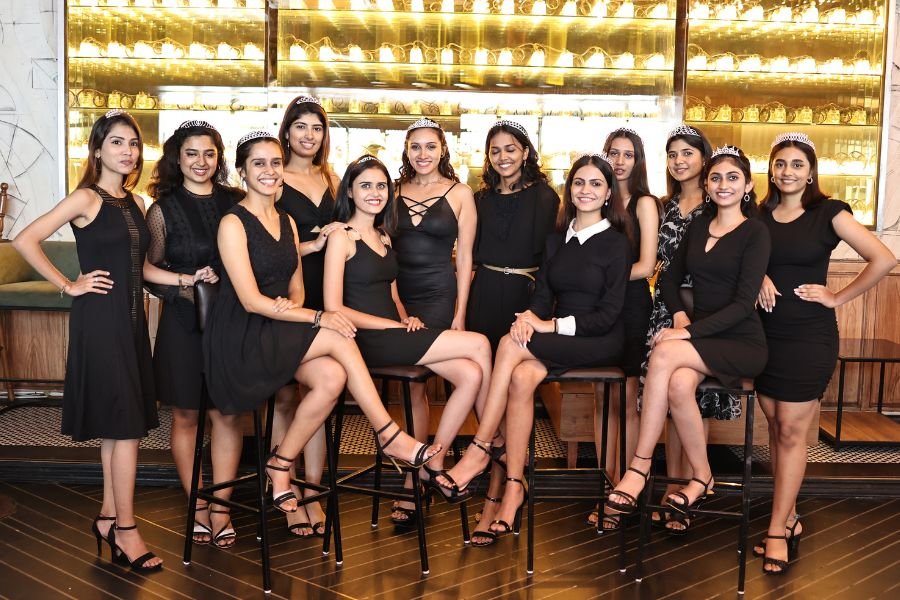 Amethhyyst XCI hosting Maharashtra Shravan Queen Contestants for Fine dining Etiquette class