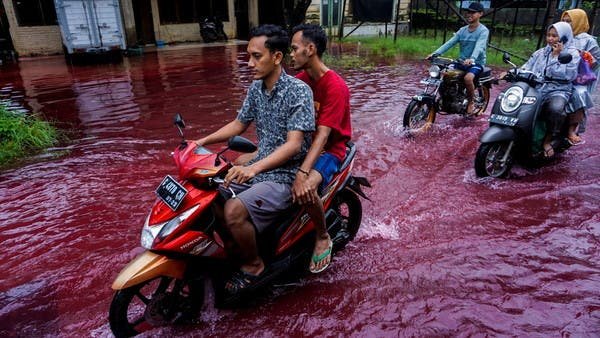 ઇન્ડોનેશિયાના ગામમાં ‘લાલ પૂર’ની તસવીરો વાયરલ, શું છે હકીકત?
